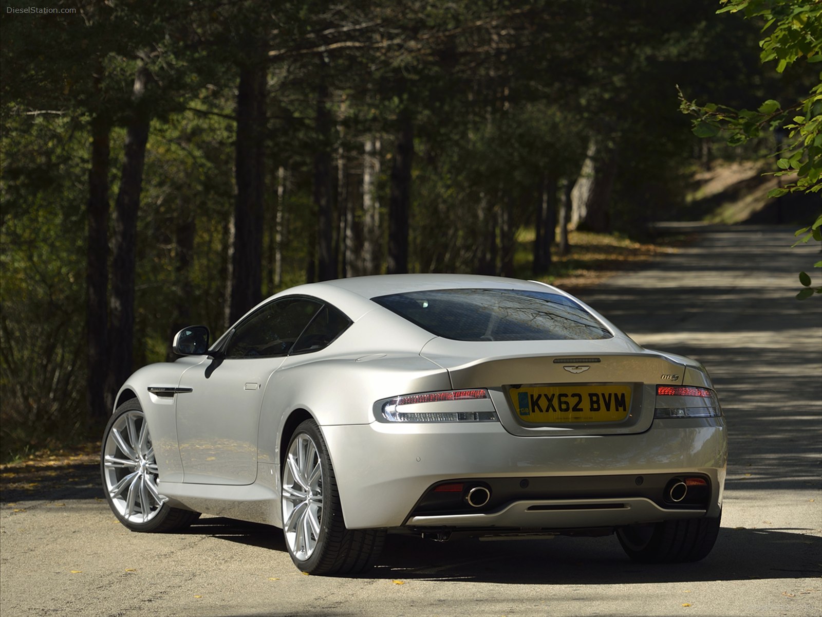 Aston Martin DB9 2013